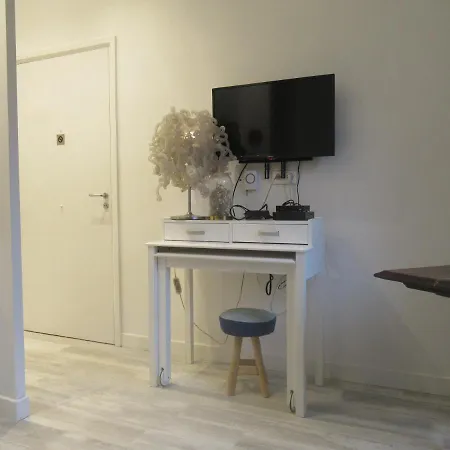 Le Ptit Nicois Sur Le Port Apartment Nice